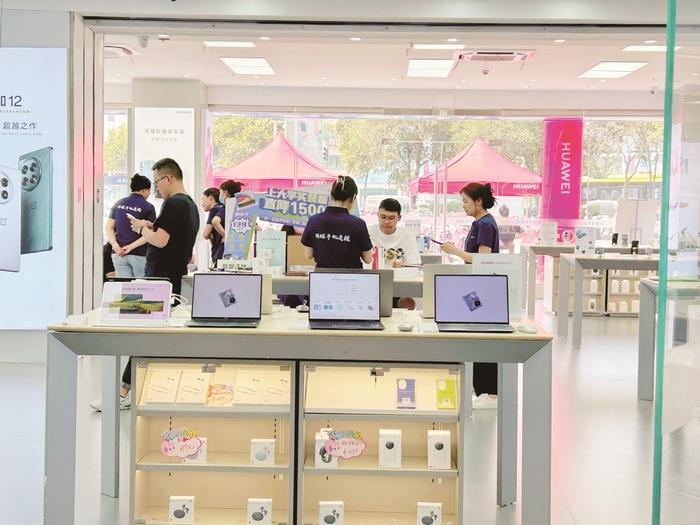 后高考經濟熱潮涌動 美發、學車、購物，電子產品消費成新寵